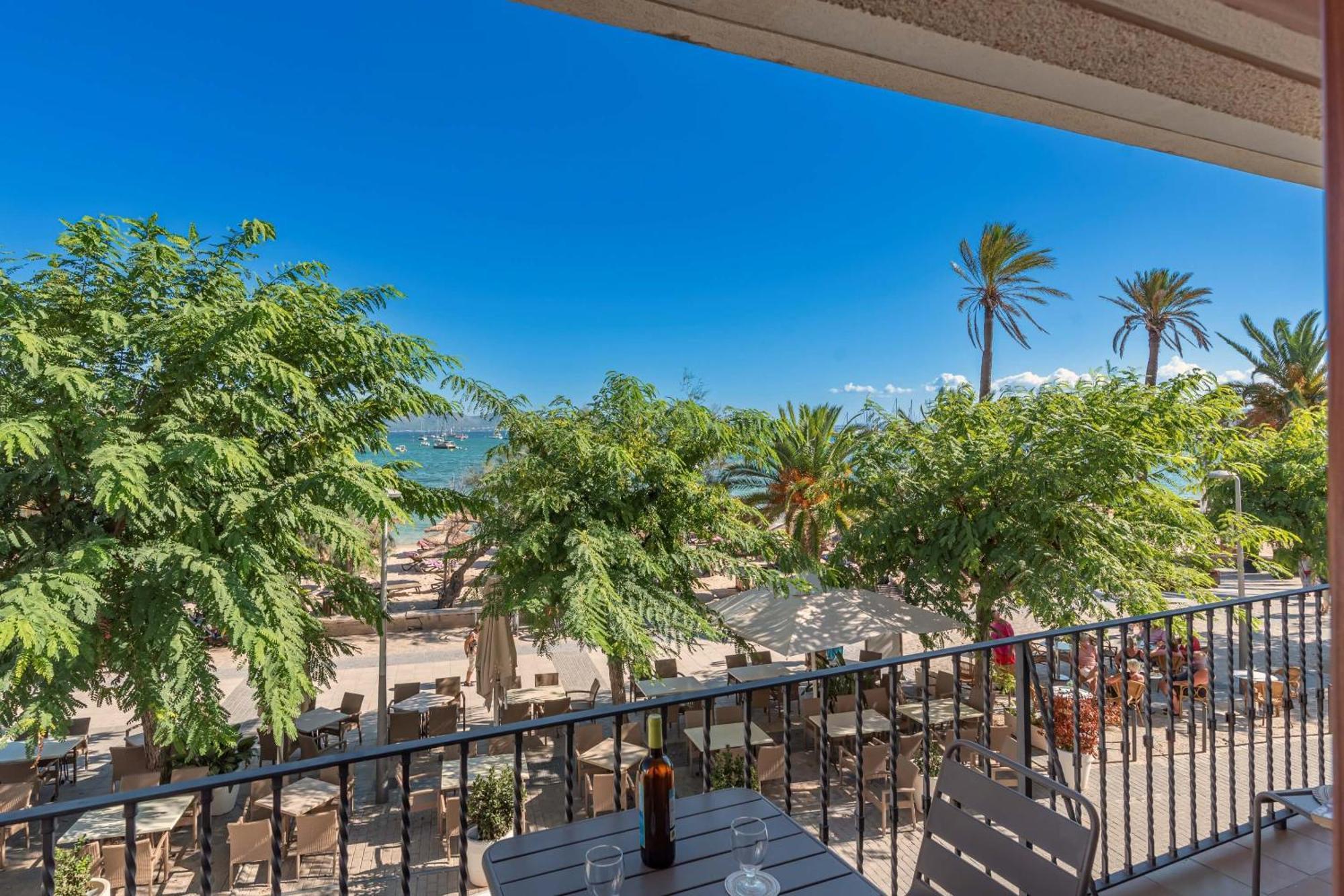 Vora Mar Beachfront Apartment By Sealand Villas Puerto Pollensa Exterior foto